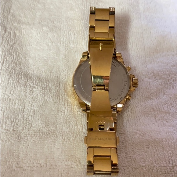 Watch - Picture 2 of 3